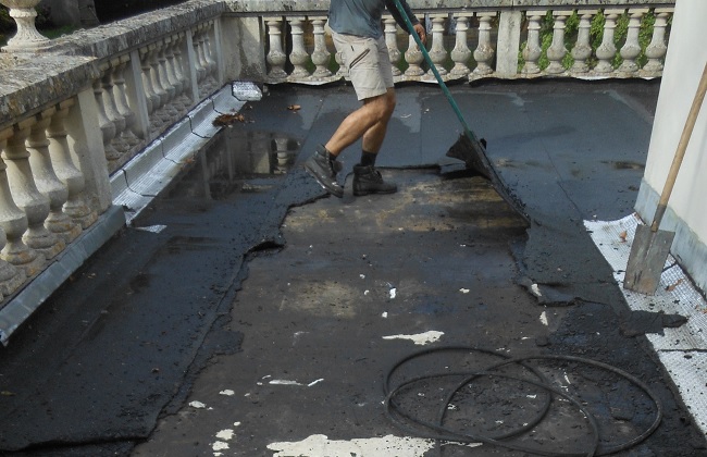 Dépose de l'ancien revêtement d'étanchéité